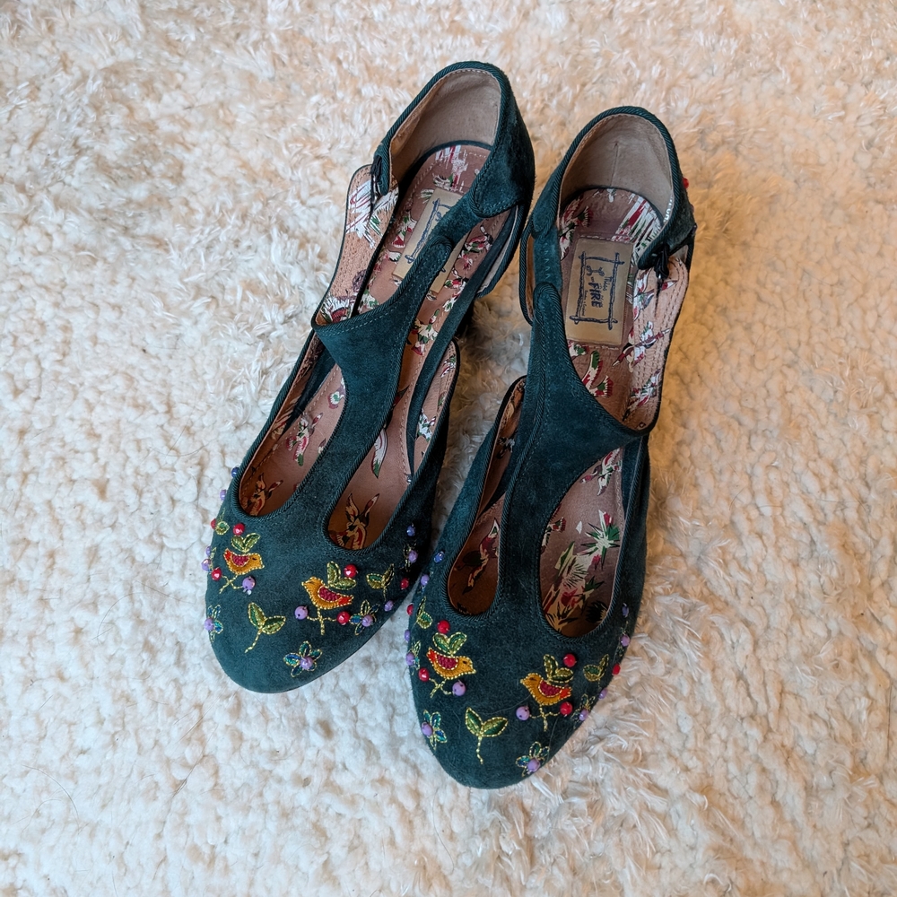 Rare Vintage Miss L Fire Floral Embroidered T-Strap Heels in Green